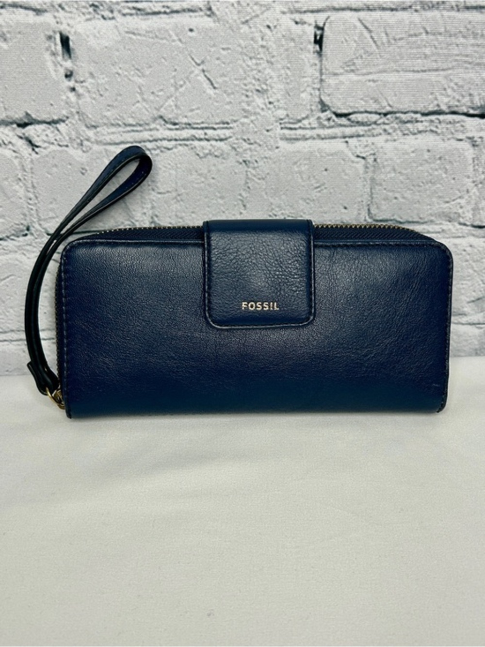 Fossil Navy Blue Leather Zip Around Wristlet Wallet Organizer Clutch Women's NWT